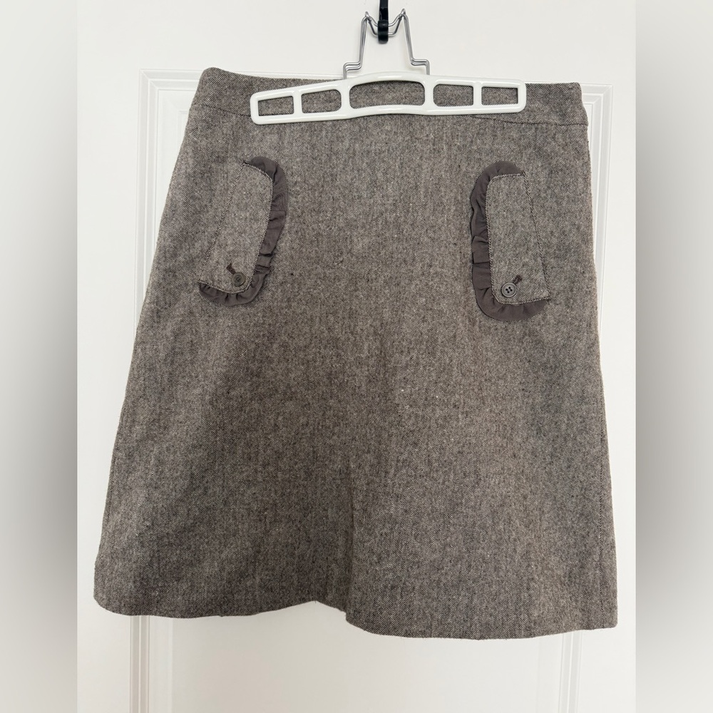 Dexter Gray A-Line Wool Skirt with Ruffle-Trim Pockets